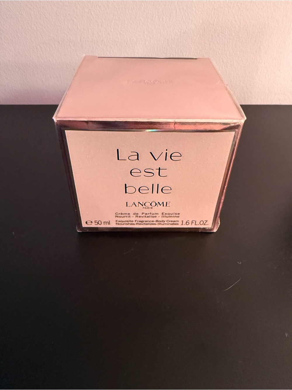 Lancôme La Vie Est Belle Fragrant Body Cream - Light Pink